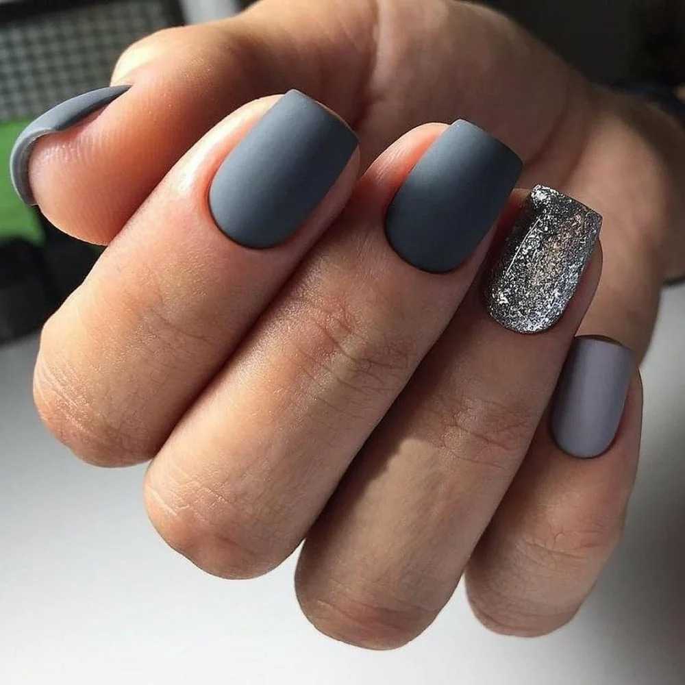 Серый маникюр 2021 ногти с серым дизайном короткие, модный цвет, фото, весна, лето, осень, зима