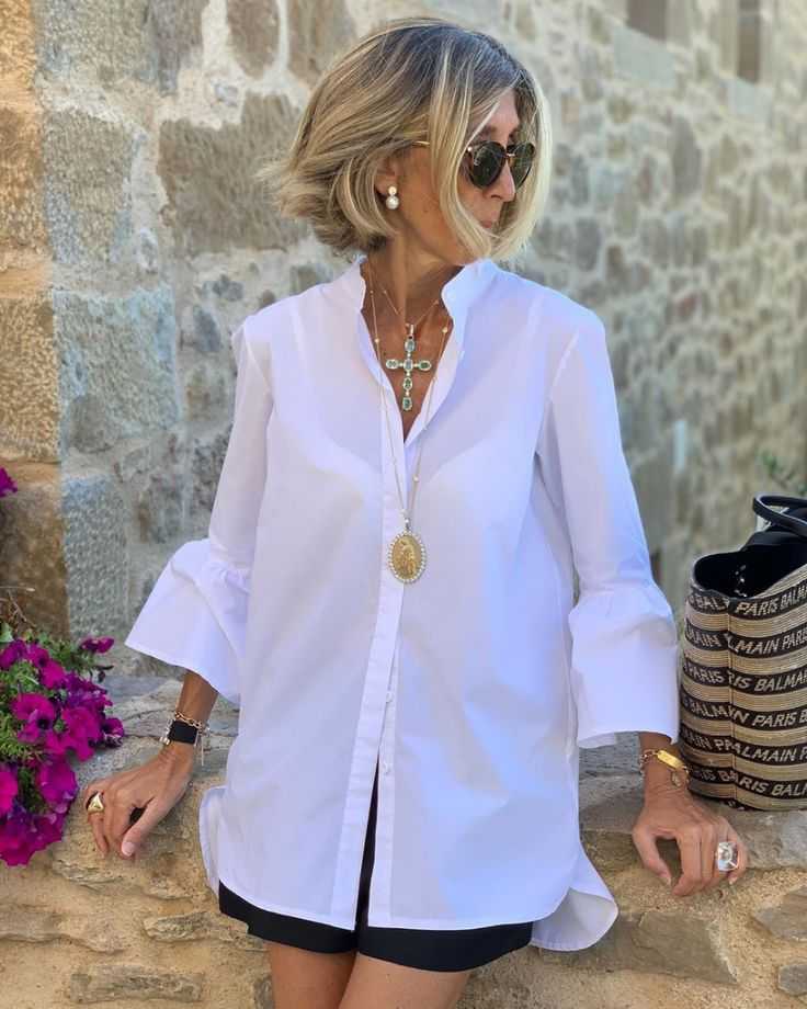 Как женщинам в 50 лет одеваться весною 2021, чтобы выглядеть элегантно и стильно