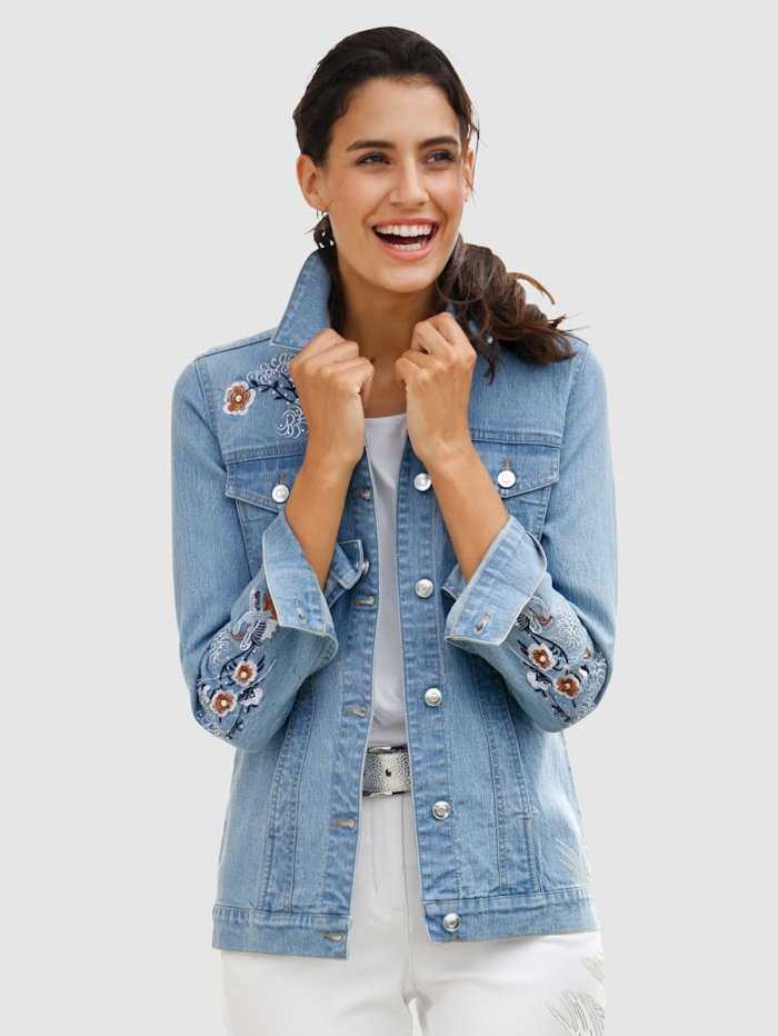 Модная джинсовая куртка женская 2020: с чем носить (фото) — основные тенденции, с капюшоном, с мехом