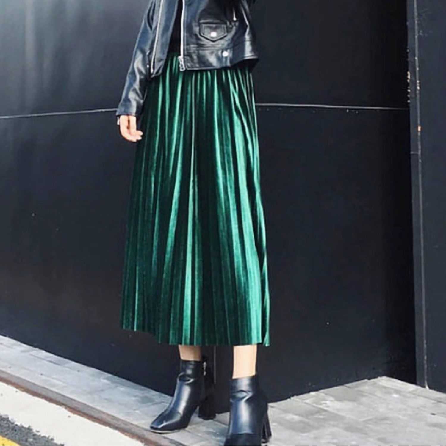 Популярные фасоны черной юбки, образы в разных стилях