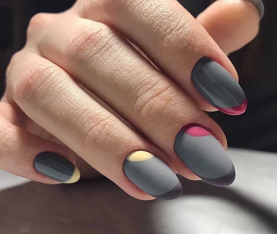 Серый маникюр 2022: дизайн, ногти в серых тонах, фото