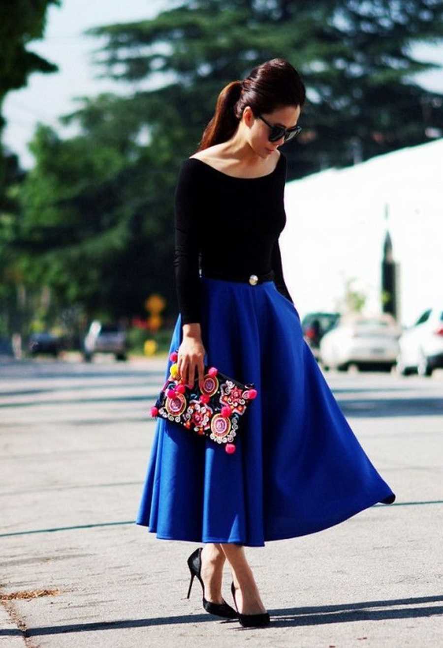 Синяя юбка черная блузка
