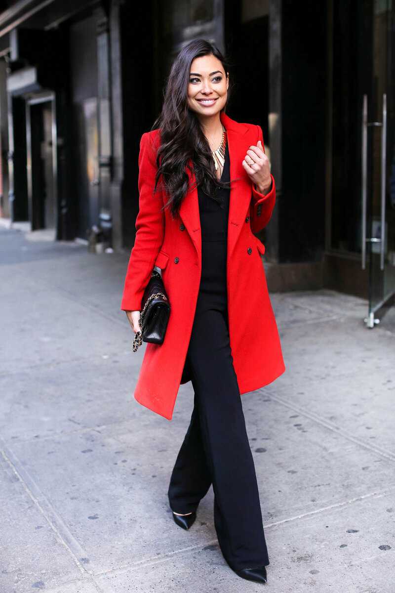 С чем носить красное пальто: модные советы с фото