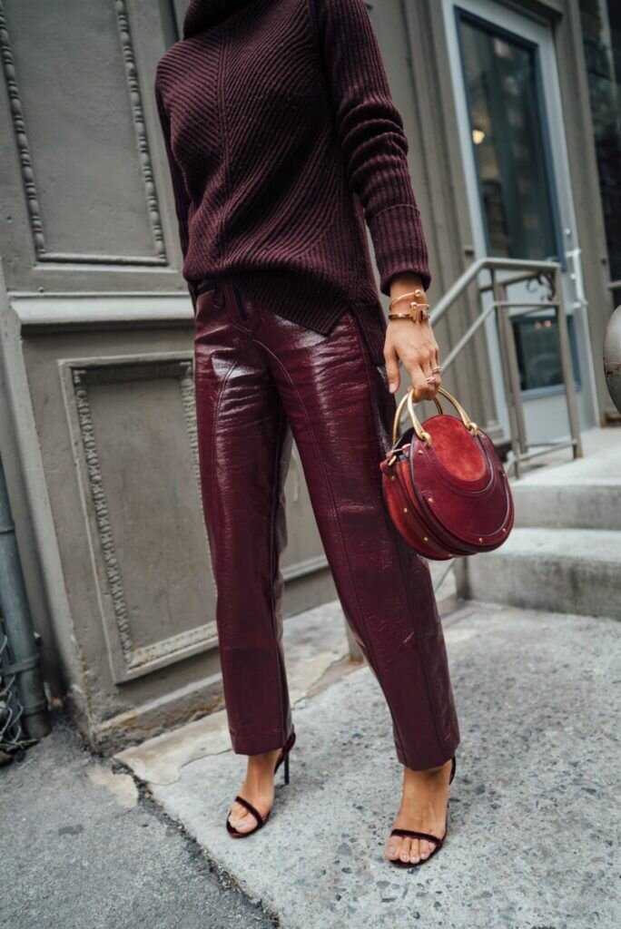 С чем носить красные брюки (женские): 80 эффектных образов с фото | lifepodium