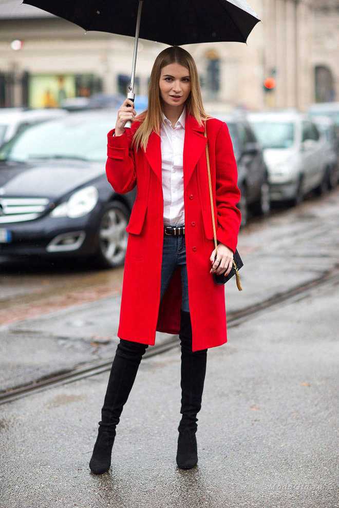 С чем носить женское красное пальто, фото