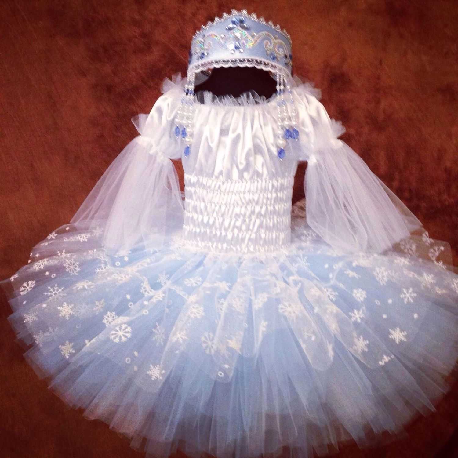 Платье снежинка для девочки крючком: схема и описание. как связать детское платье снежинка крючком для новогоднего утренника?