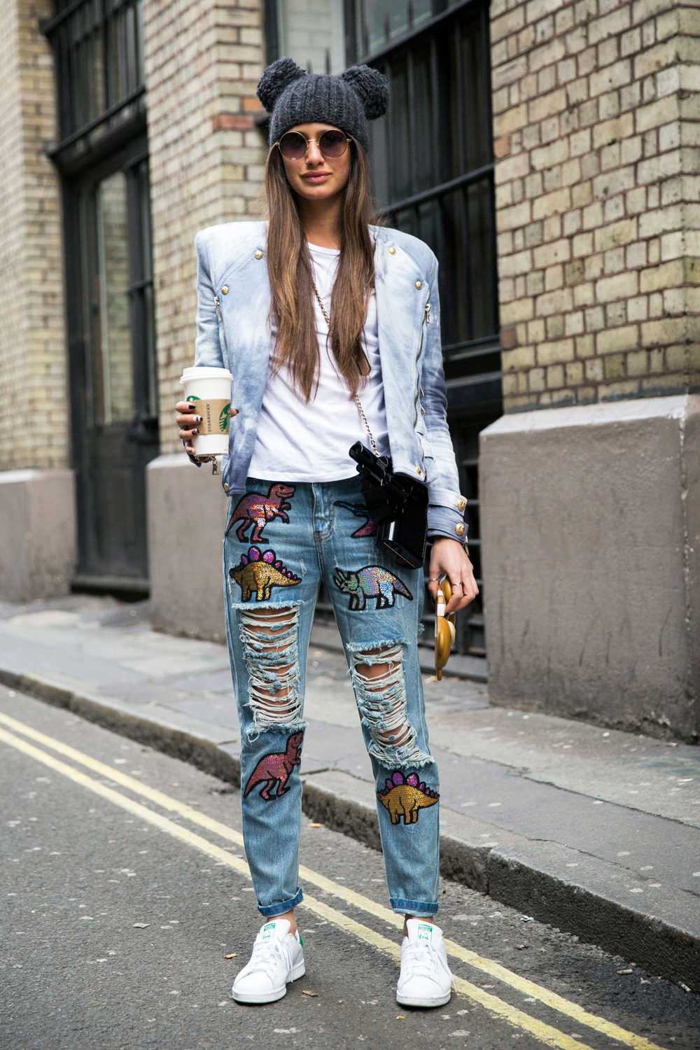 Женские черные джинсы: 41 стильных образа, с чем носить в 2021