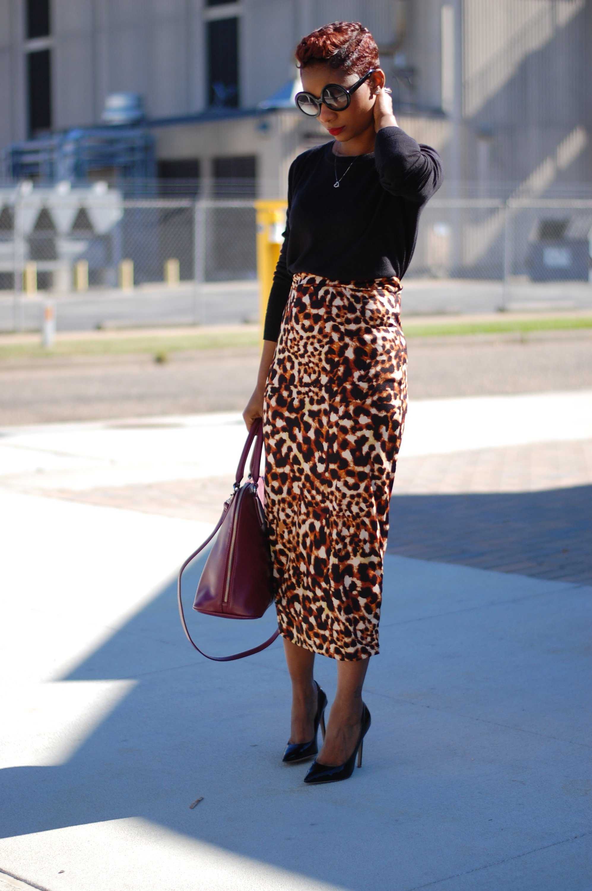 С чем носить леопардовую юбку – длинную, короткую, миди, с завышенной талией, карманами, воланами, прямая, солнце, карандаш, с кроссовками, каблуками