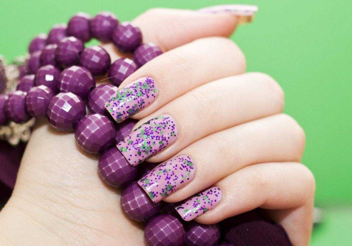 Фиолетовые ногти