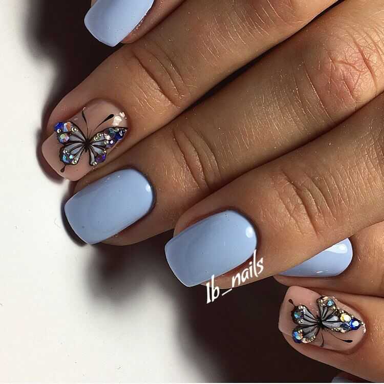 Маникюр с бабочками