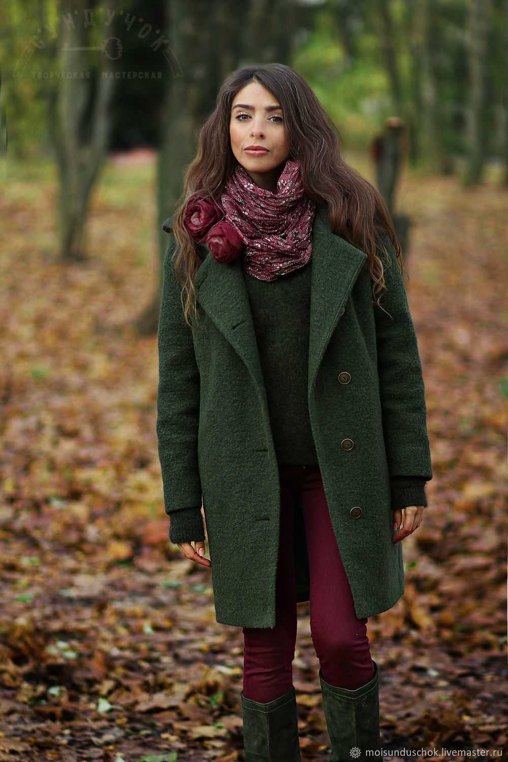 Болотное пальто. Осенняя одежда. Пальто болотного цвета.