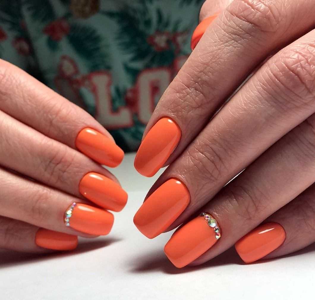 Персиковый маникюр – модные тенденции и идеи для ногтей любой длины