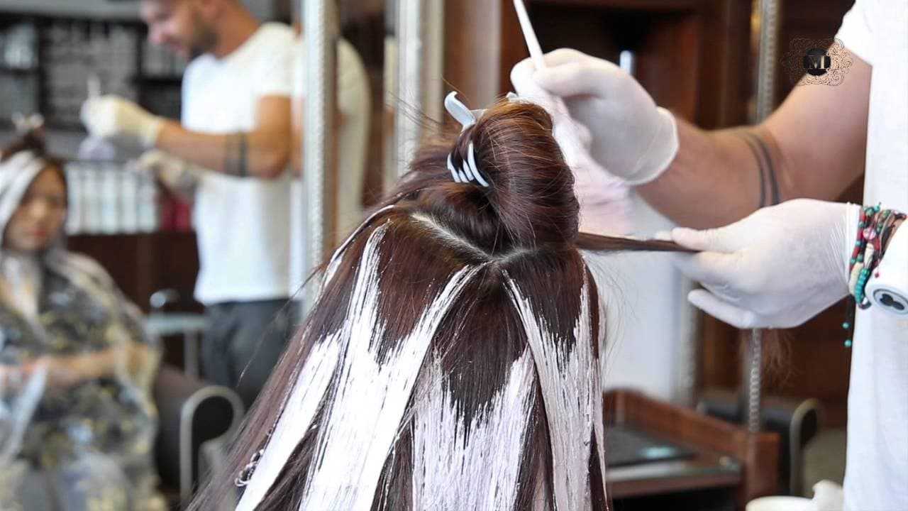 Что делается с волосами при мелировании