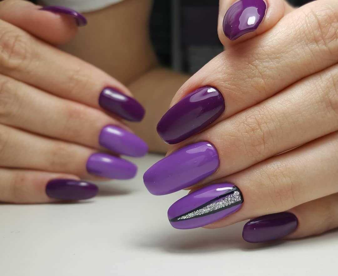 Фиолетовые ногти 2024. Фиолетовый маникюр. Ногти сиреневого цвета. Шеллак фиолетовый. Маникюр в фиолетовых тонах.