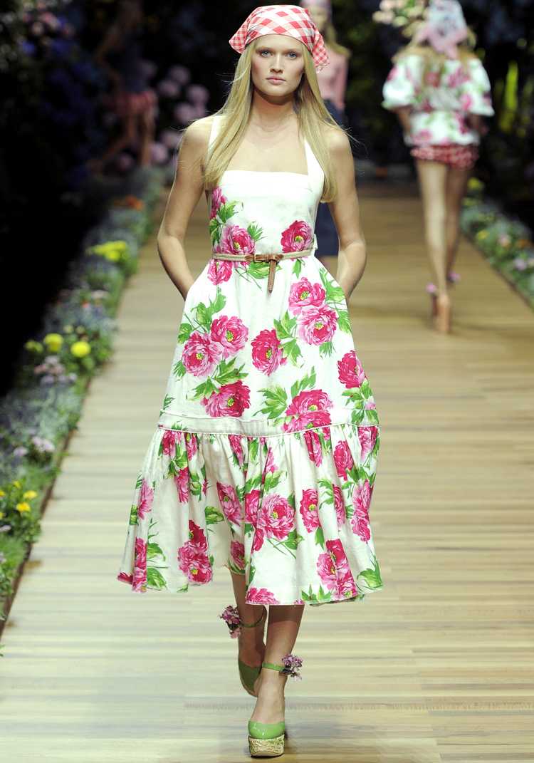 Модный тренд в летних платьях