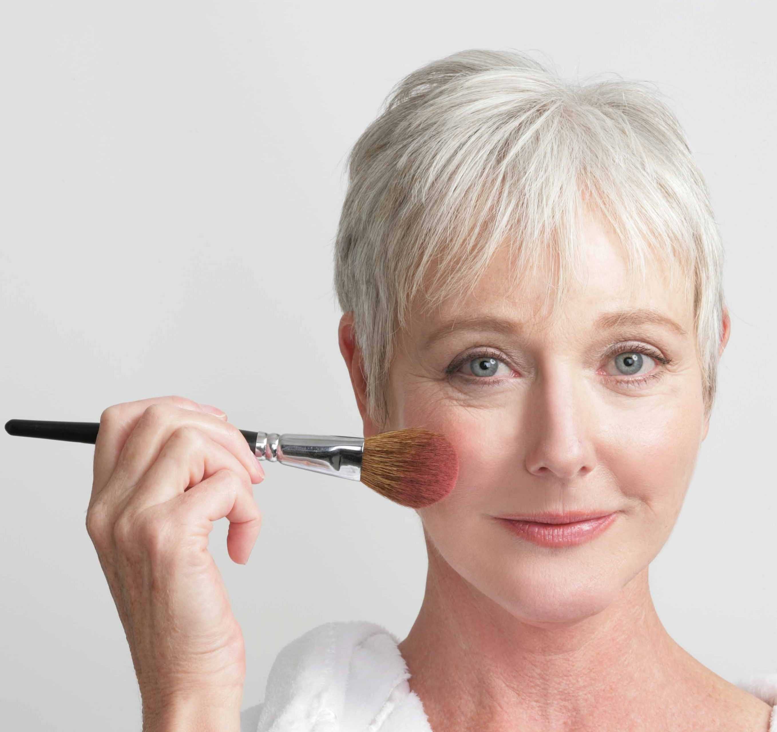 Возрастной макияж — правила нанесения, советы как сделать правильно и секреты профессионалов (105 фото и видео)