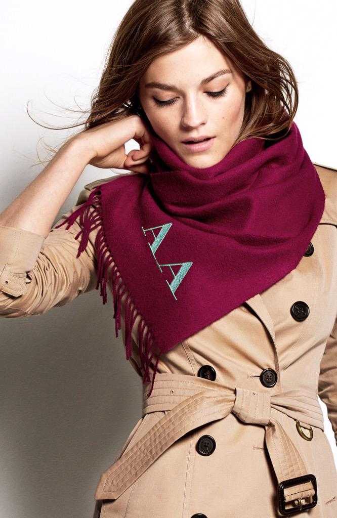 Как завязать шарф на пальто с воротником женщине